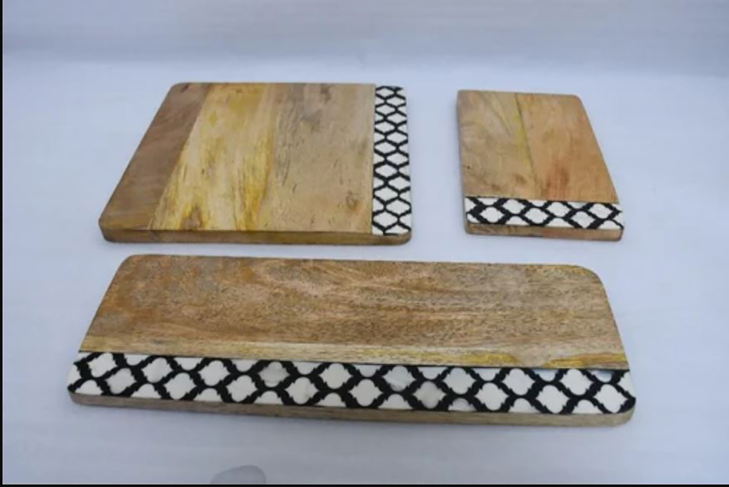Wooden Bread Board - Sustainably Sourced Acacia & Bamboo Wood, 14x10 Inches | Natural Grain Finish, Versatile Serving Platter For Entertaining