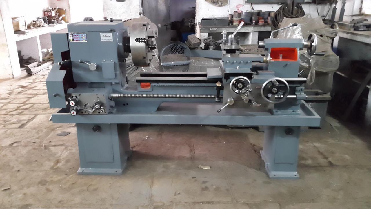 Semi Automatic 7 Feet Belt Driven Cone Pulley Heavy Duty Lathe Machine