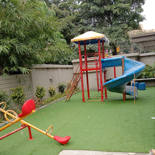 प्ले किड्स एरिया आर्टिफिशियल ग्राउंड ग्रास