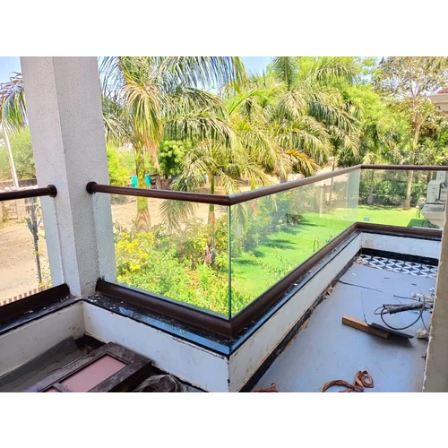 12 मिमी एल्यूमिनियम टेम्पर्ड ग्लास रेलिंग