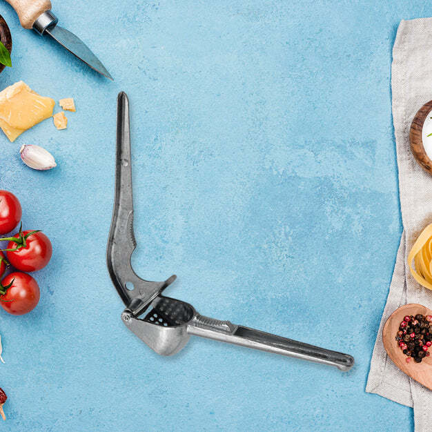 Garlic Press All Aluminum Easy To Use With Light Weight Without Difficulty Cooking Baking Kitchen Tool