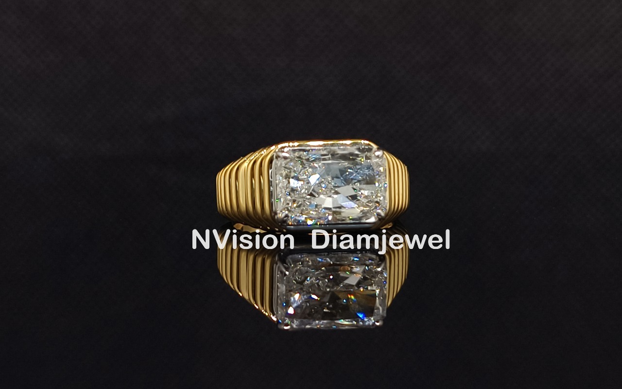 Lab Grown Radiant Shape Diamond Solitaire Men's Ring Diamond Carat Weight: 5.02 Carat
