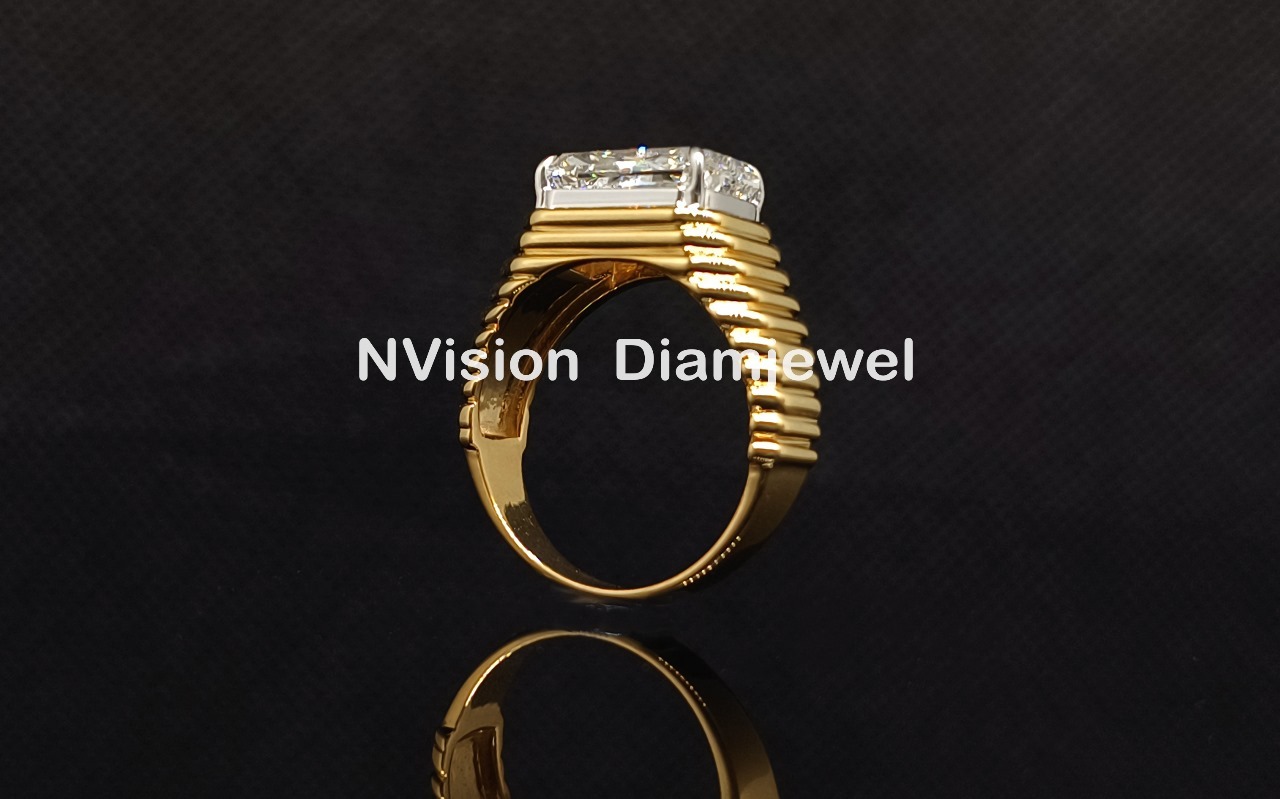Lab Grown Radiant Shape Diamond Solitaire Men's Ring Diamond Carat Weight: 5.02 Carat