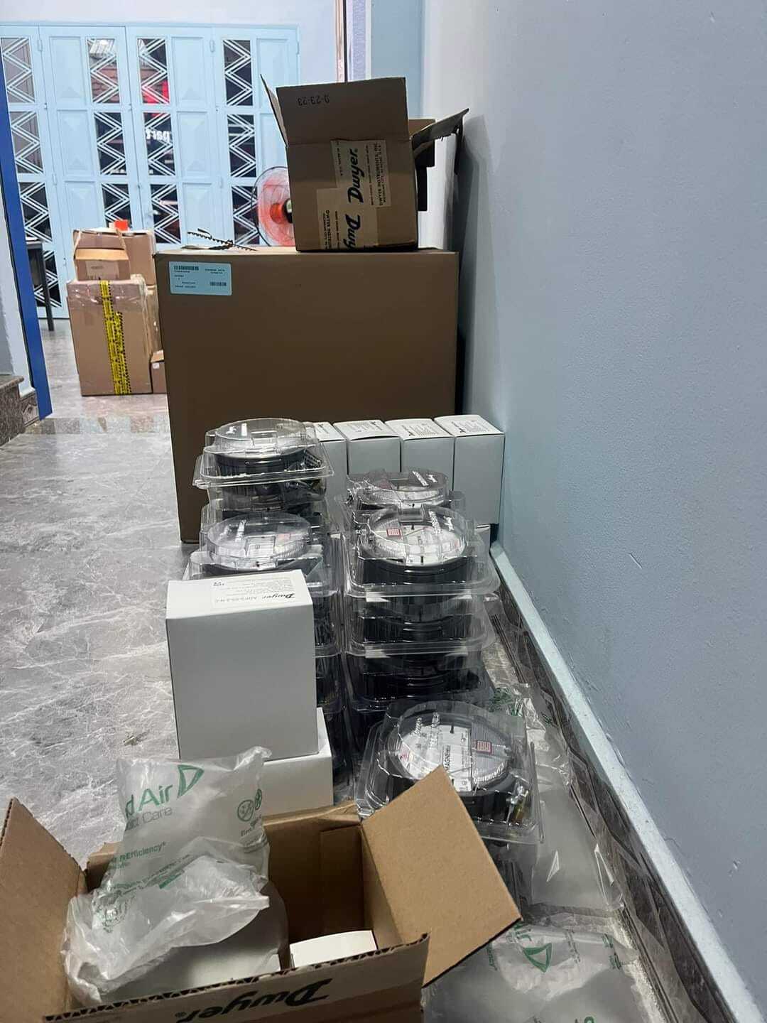 2080 Dwyer Differential Pressure Gauge 80 Inch