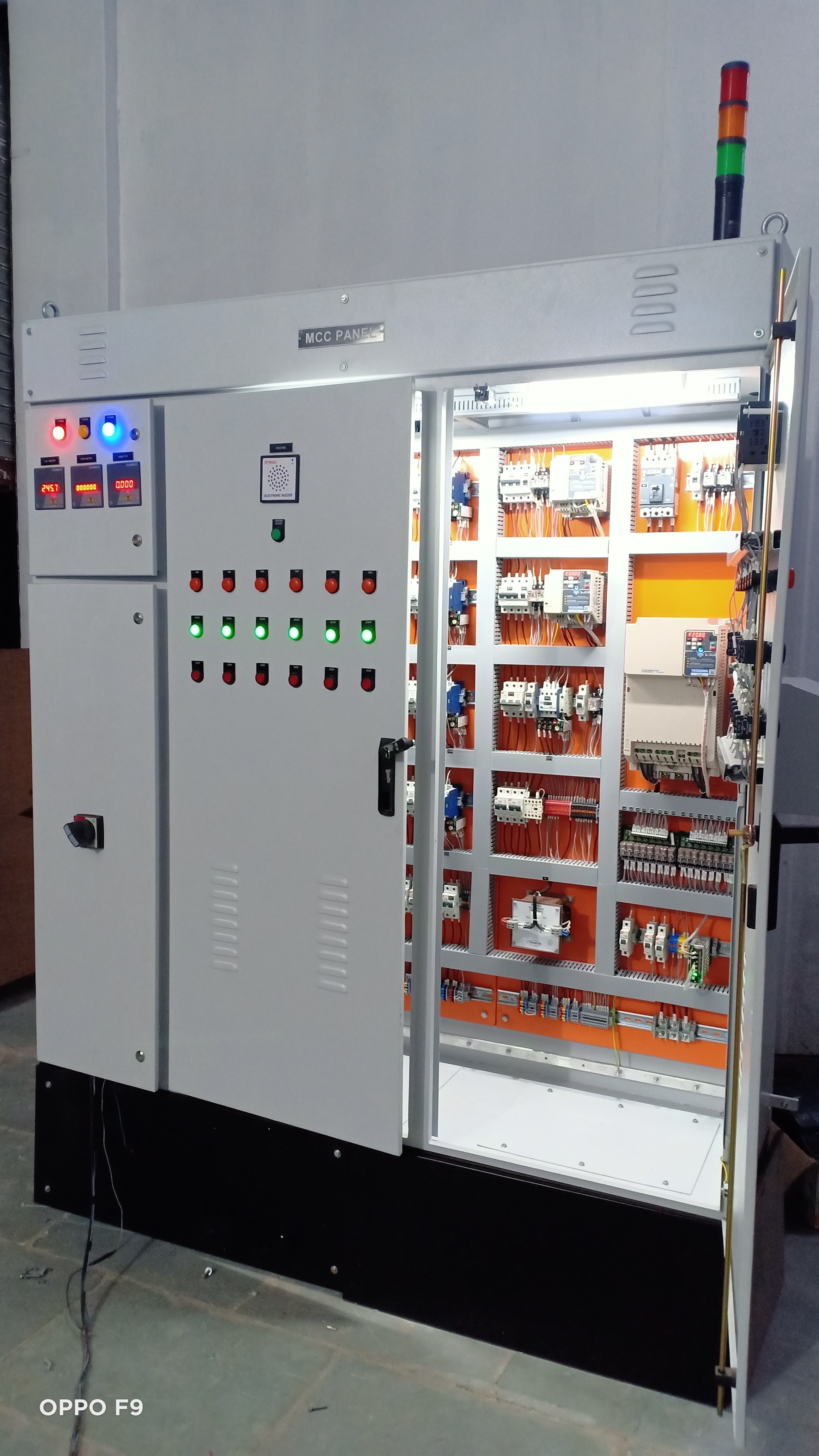 Mcc With Vfd Control Panel - Cover Material: Metal Base