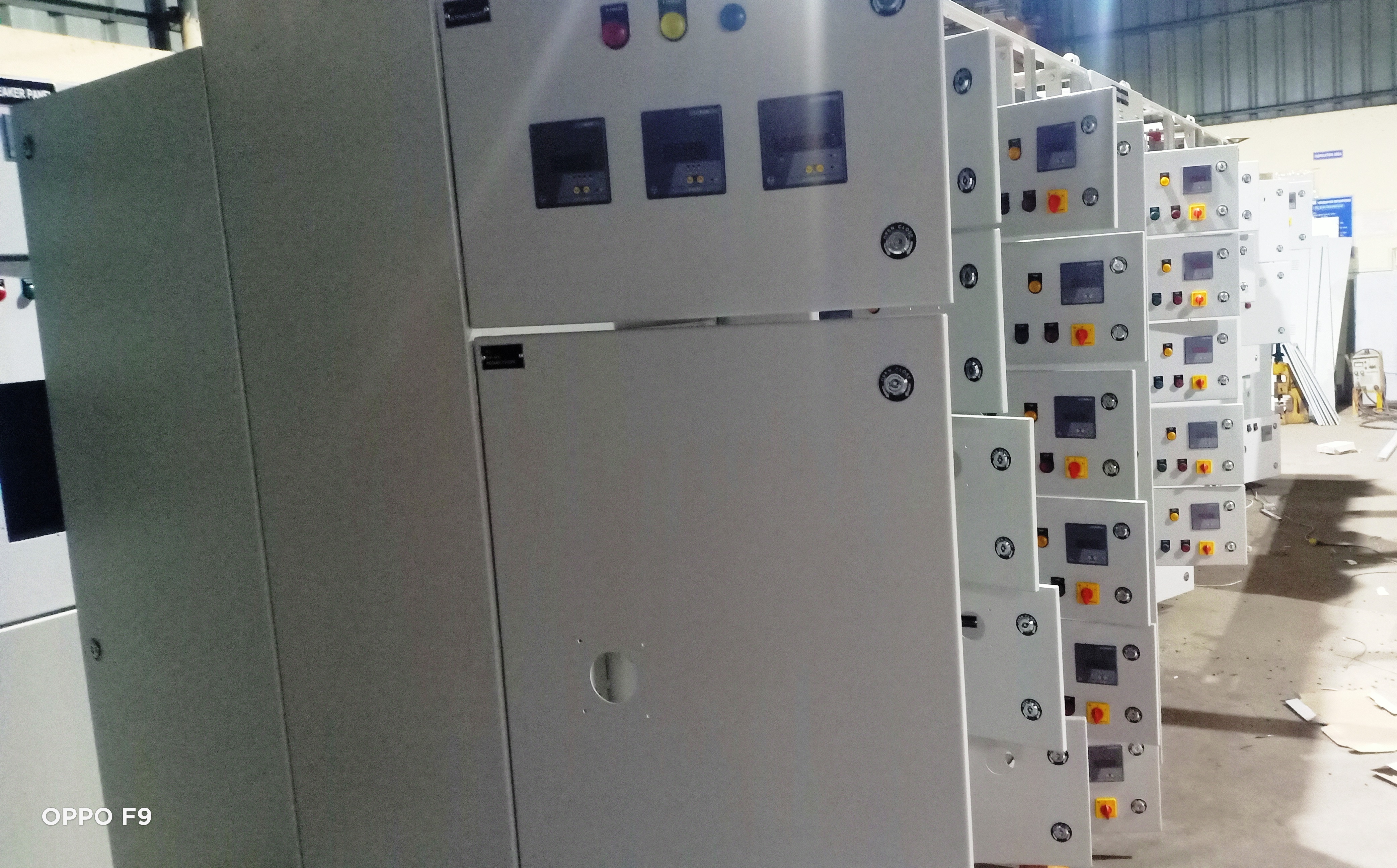 Pcc With Changeover Control Panel Base Material: Metal Base