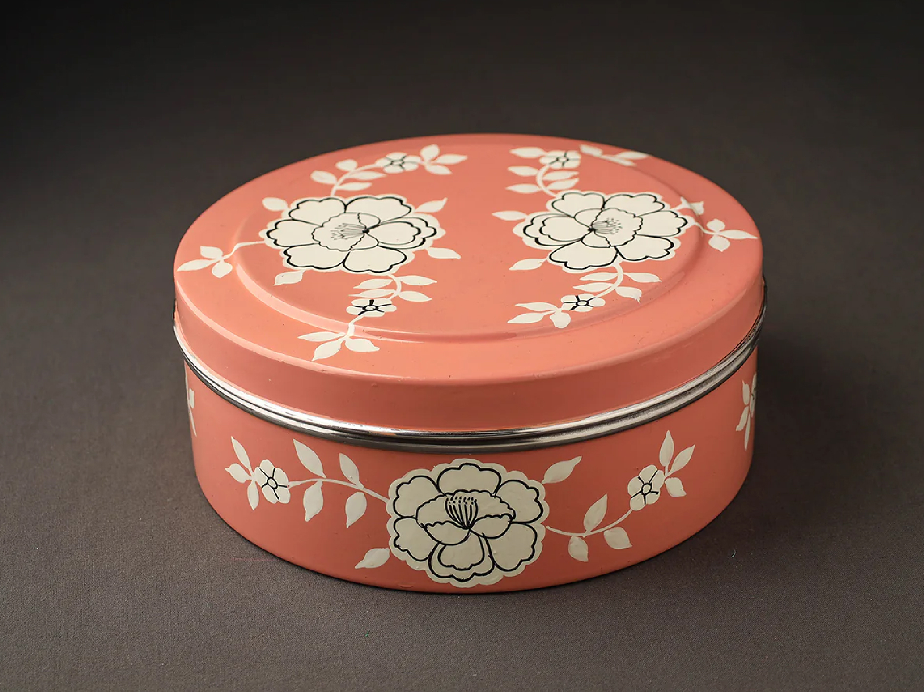 Hand Painted Enamelware Storage Box A68 - Color: White