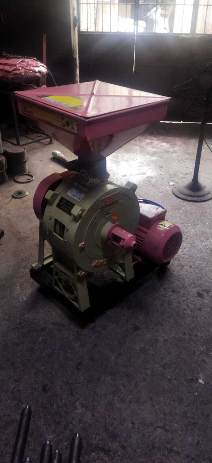 14 Inch Regular Flour Mill Machine - Capacity: 35-45 Kg/hr Kg/hr