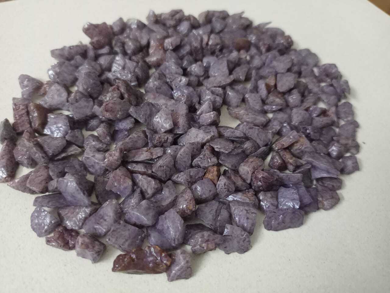Metallic Color Coated Chips - 7mm-20mm Sizes | Purple Polished Finish, Superior Quality For Aquariums And Decorative Applications