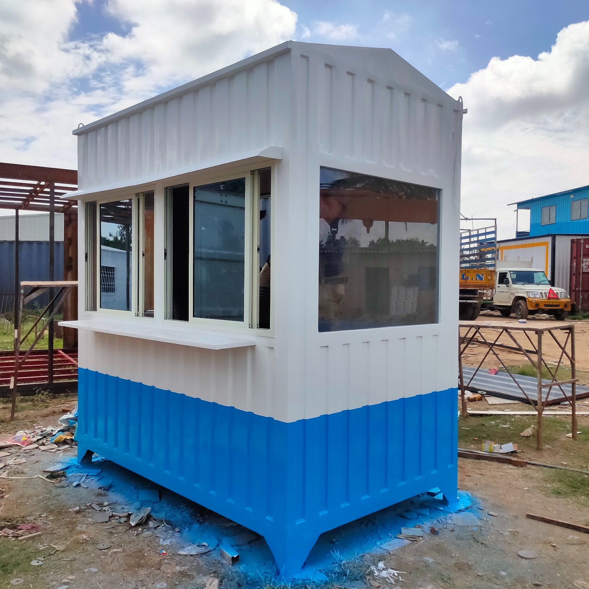 Security Room - Prefabricated, Portable Design | Elegant Look, High Strength, Rust-resistant Surface, Comfortable For Extended Use
