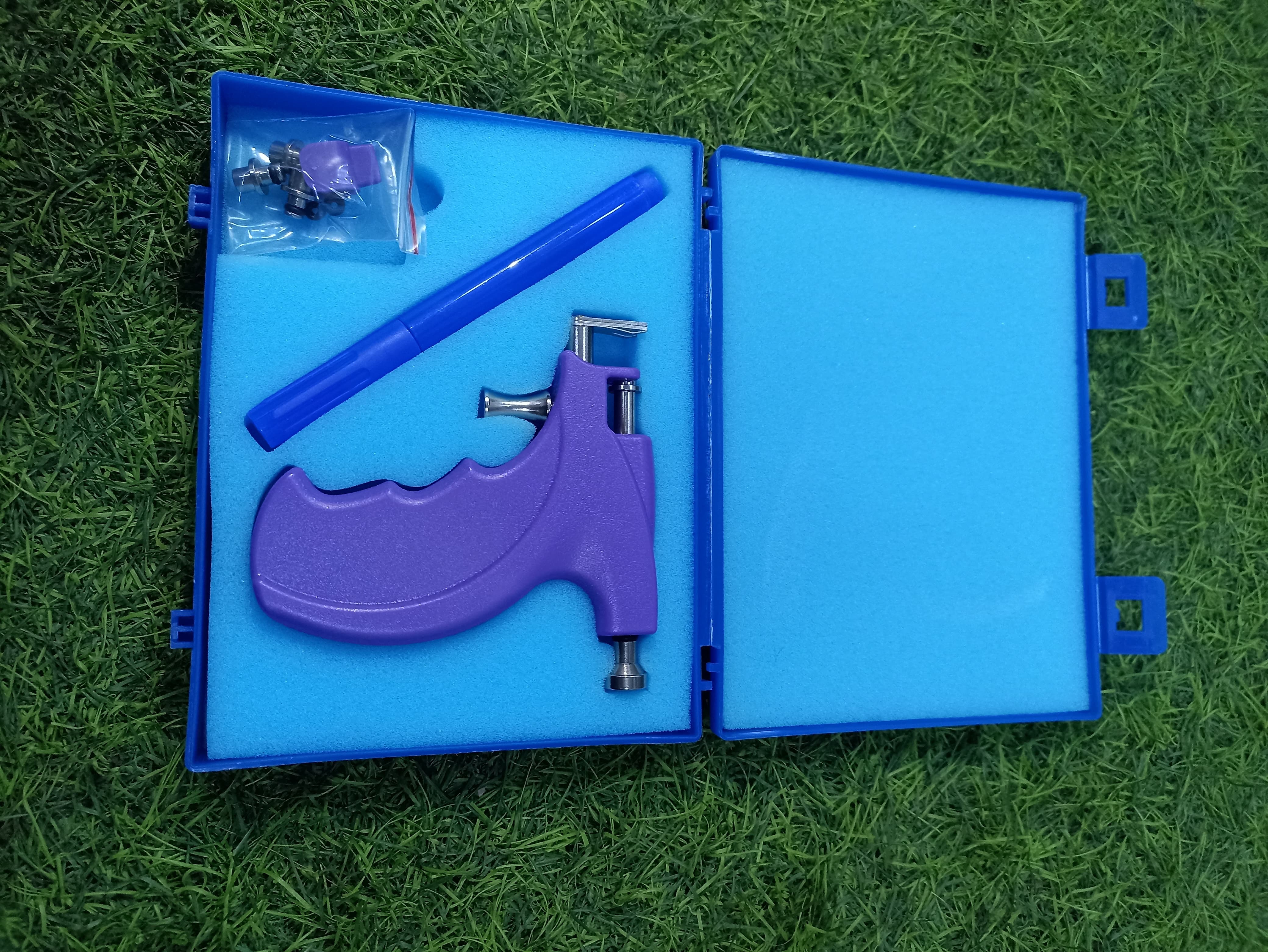 Ear Piercing Tool - Material: Plastic