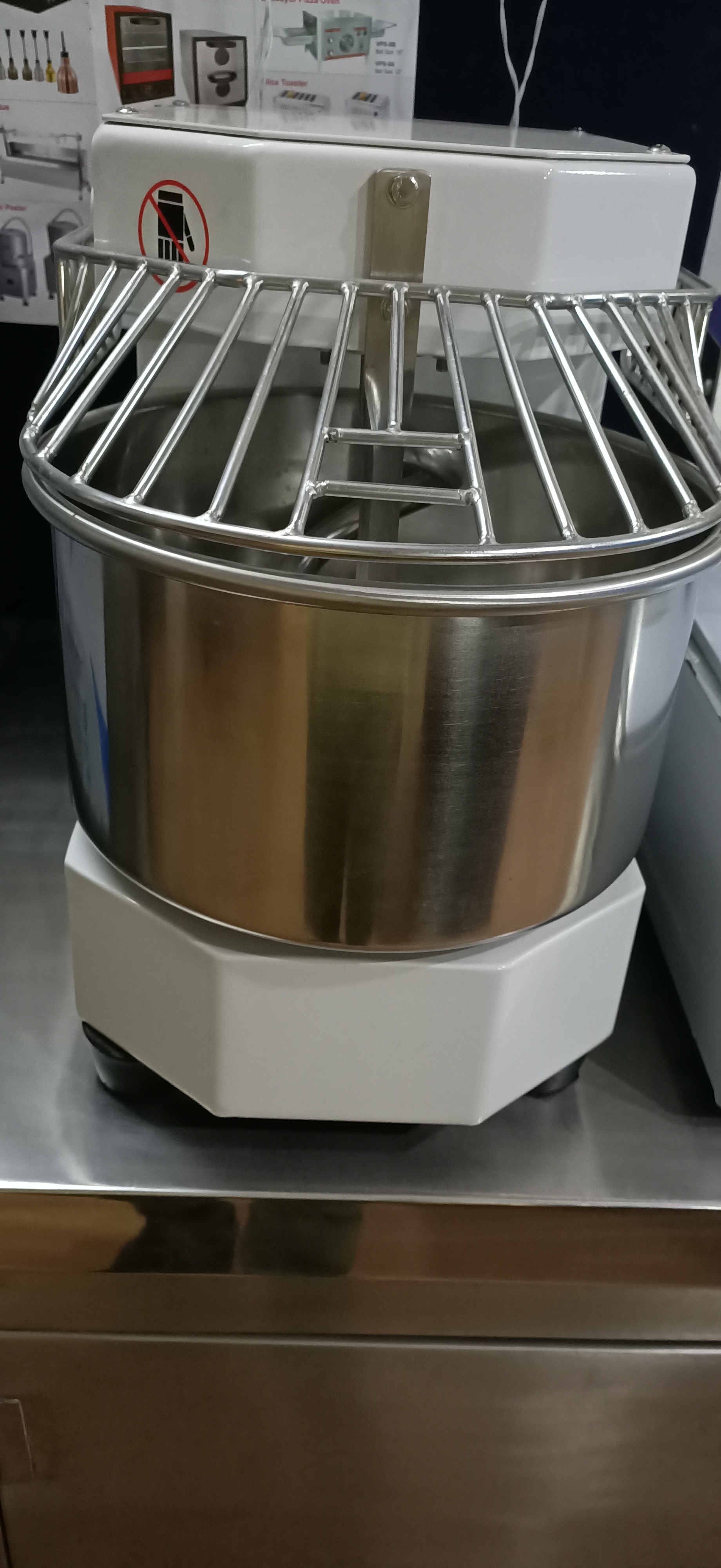Dough Mixer - Stainless Steel, Semi Automatic Size For Hotel Restaurant Canteen, 220 Volt Temperature Range With Silver Warranty