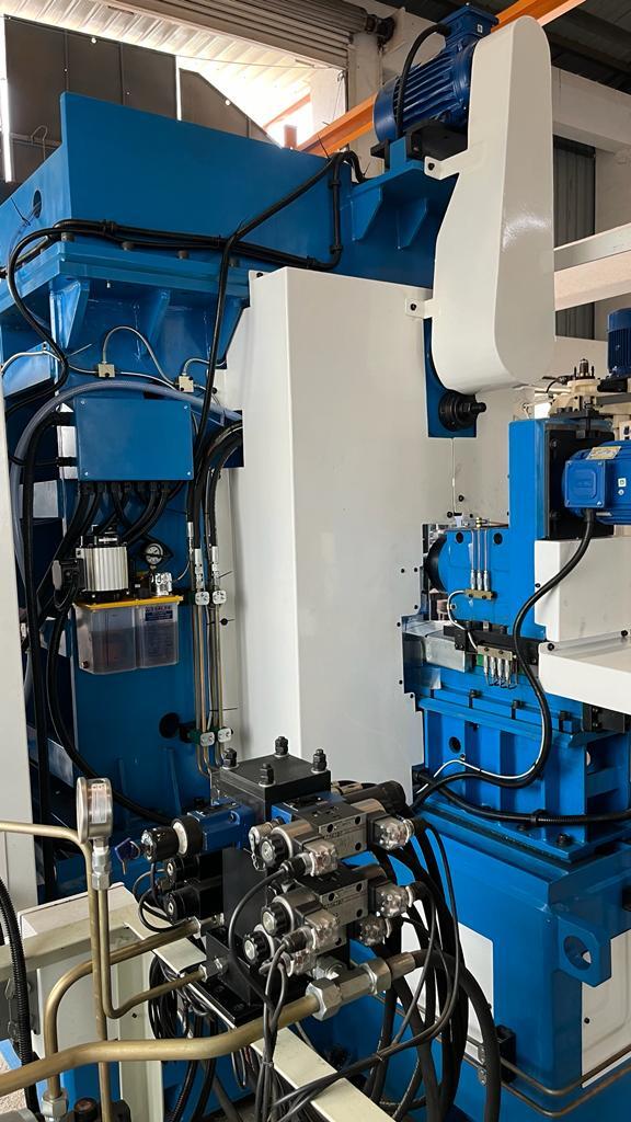 Way Type Gang Milling And Fine Boring Machine For Knuckle - Color: Blue Silver