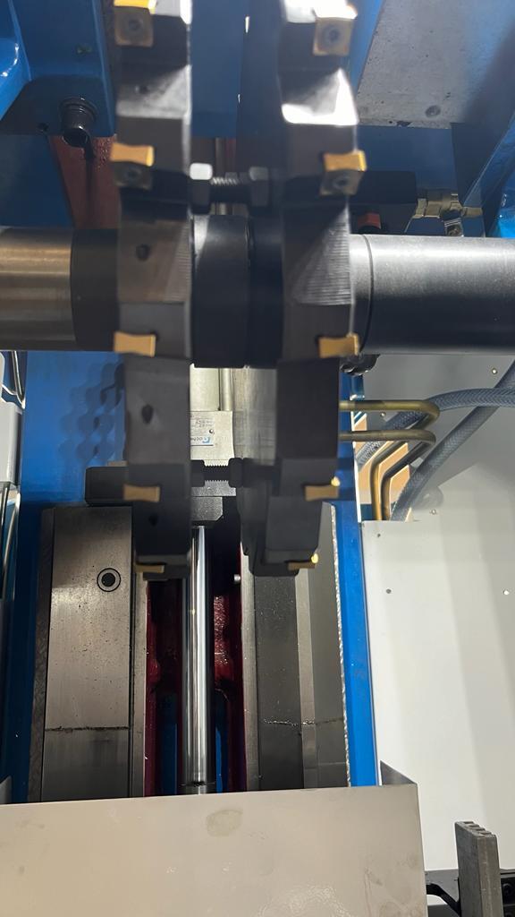 Way Type Gang Milling And Fine Boring Machine For Knuckle - Color: Blue Silver