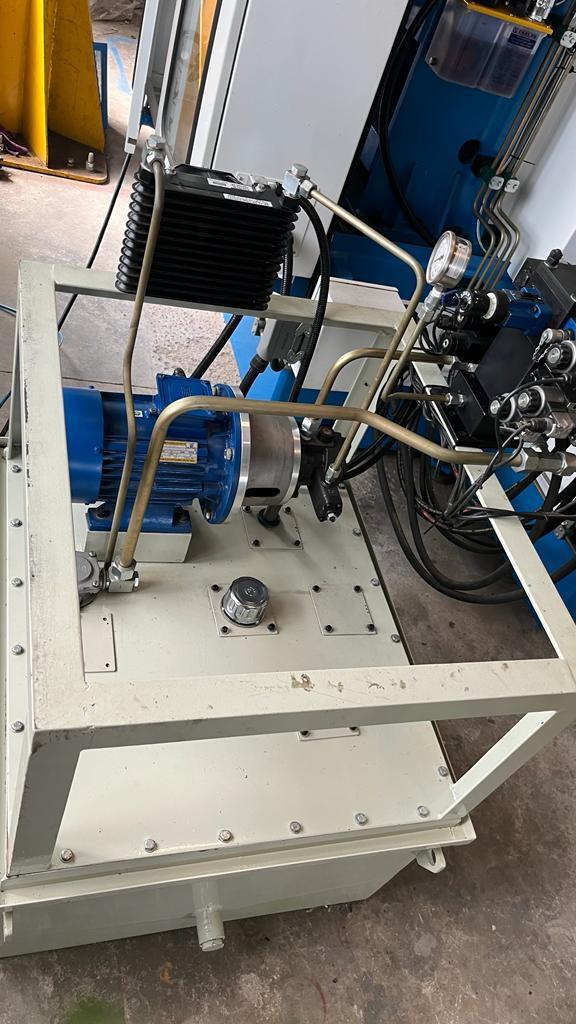 Way Type Gang Milling And Fine Boring Machine For Knuckle - Color: Blue Silver