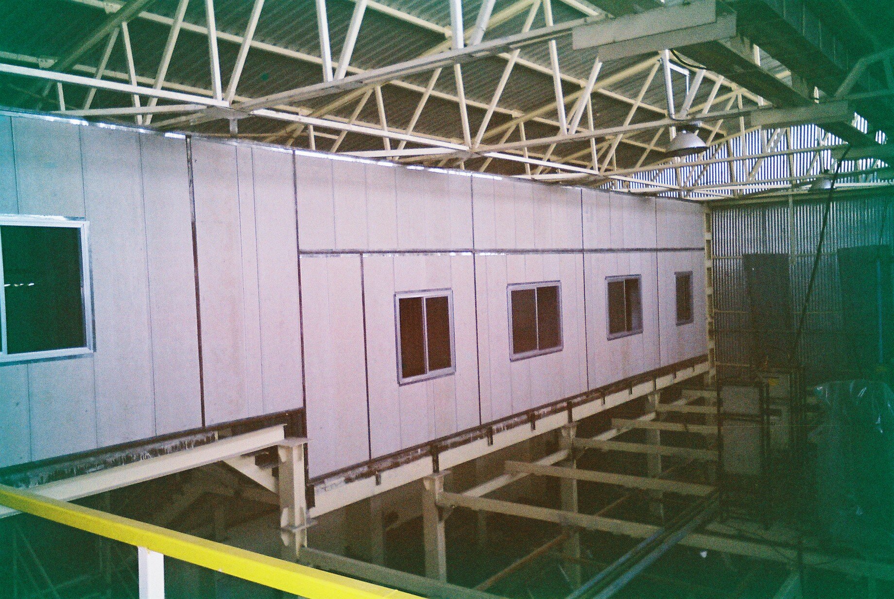 Aerocon Partition Panel - Glavanized Sheet, Customized Sizes (50/75mm Thickness), Polished Surface | Water & Fire Resistant, Lightweight, Insulation Benefits