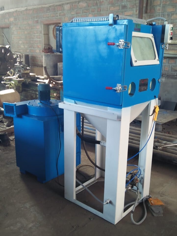 Cabinet Type Suction Blasting Machine - Color: Blue