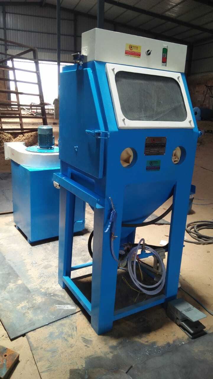Cabinet Type Suction Blasting Machine - Color: Blue