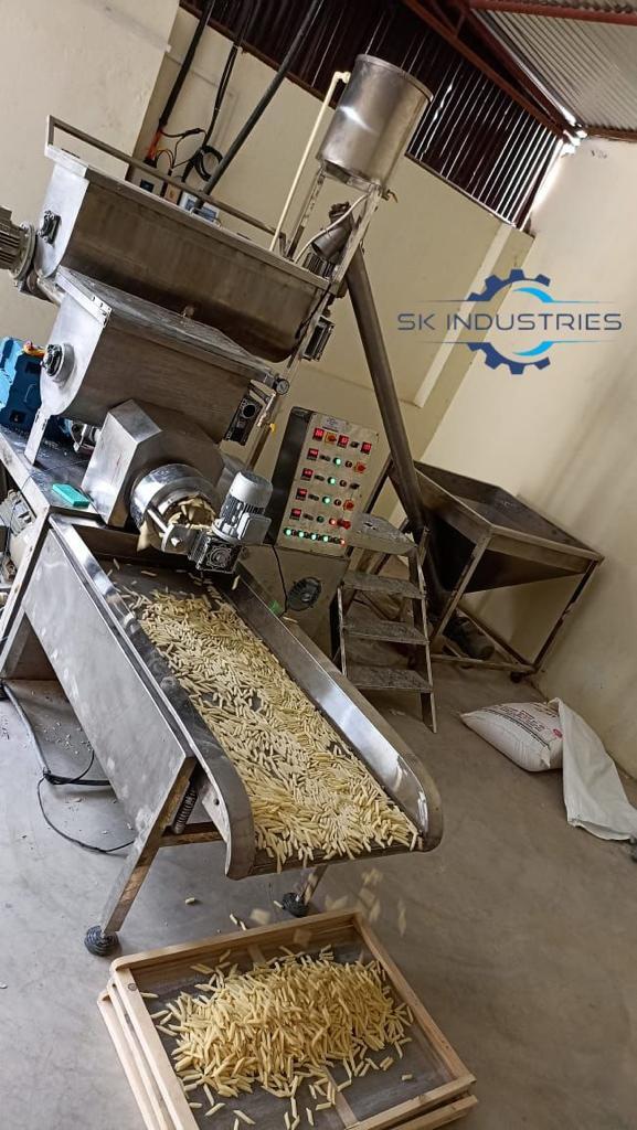 Automatic Macaroni Making Machine 300 Kg/h Dimension(l*w*h): 12*9*8 Feet Foot (Ft)