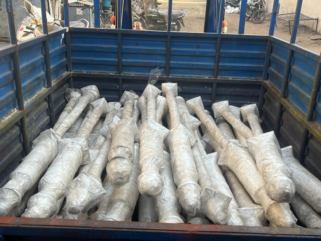 Pipe Foundation Bolt - En8, Is 2062 Grade B, M45 Size, 600mm Length | Square Head Type, Self Color, 4.6 Grade, Medium Tube Sleeve
