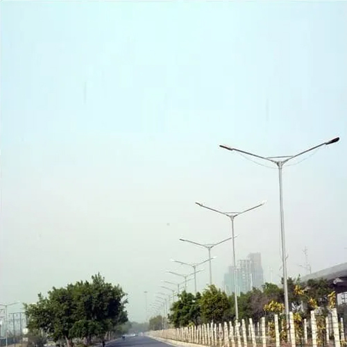 रोड साइड लाइट पोल - फर्प सलूशन