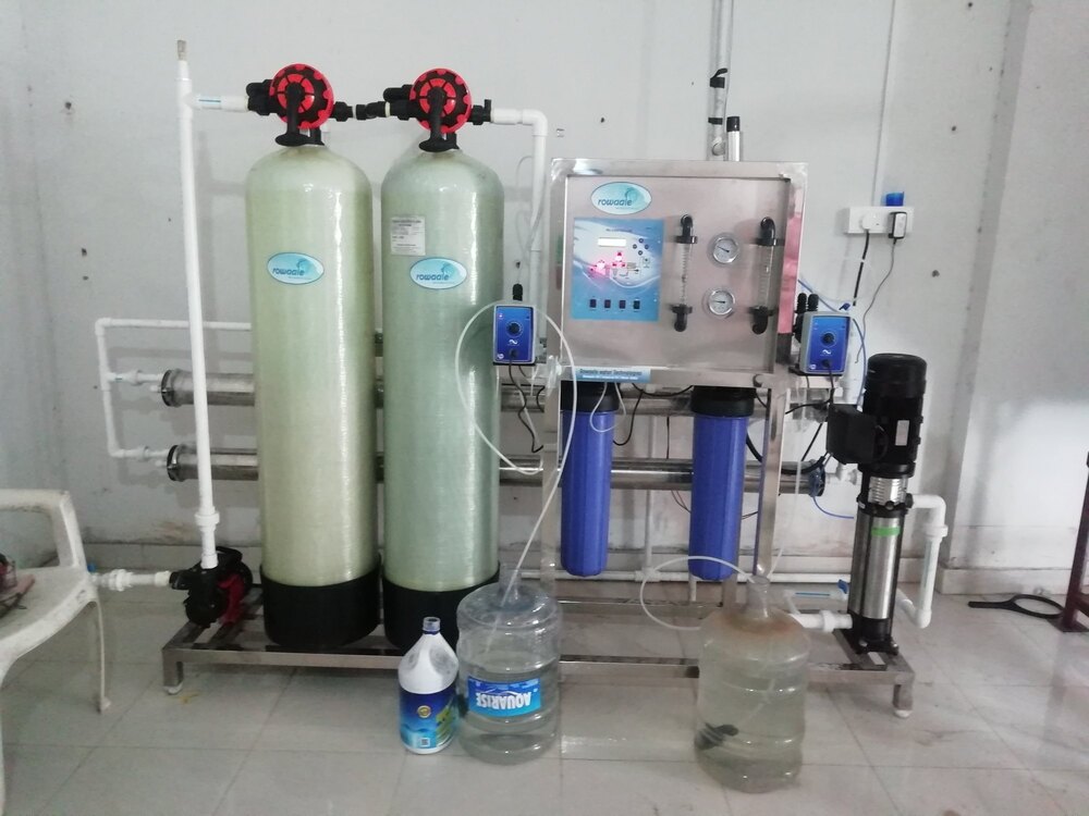 Filtration RO System - FRP Material, 220-240 Volt Power | Durable Design, Suitable for Tap Water, Warranty Included