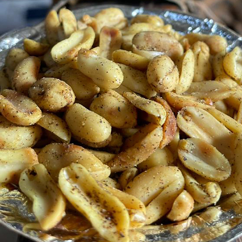 काली मिर्च दाना मूँगफली