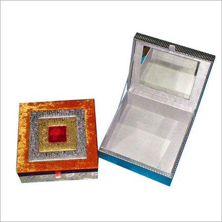 डिजाइनर ज्वेलरी बॉक्स