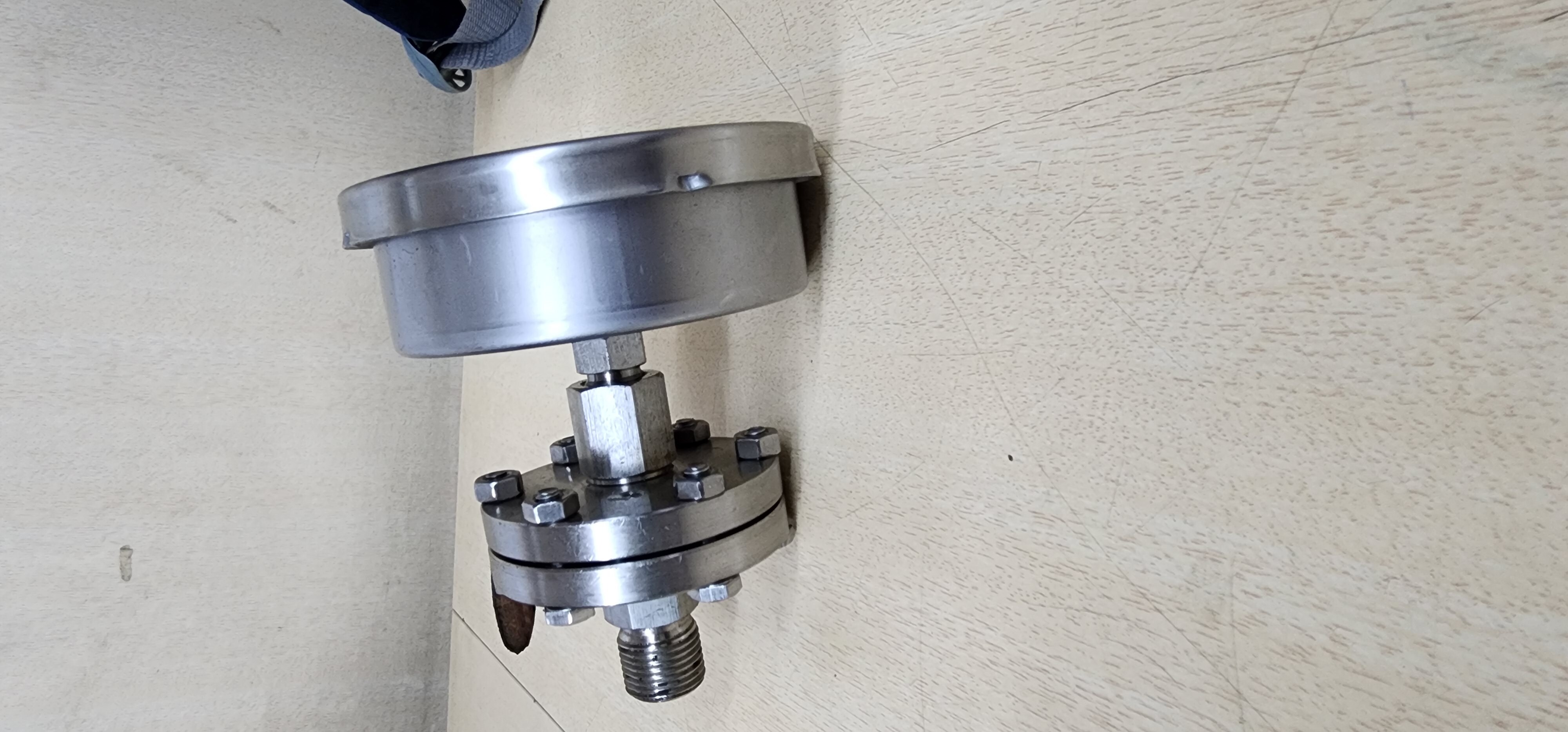 Diaphragm Pressure Gauge Back Contention