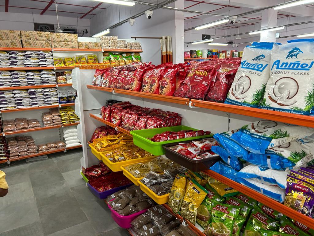 Super Market Rack - Mild Steel Powder Coated, 3.8x7 Ft, White, Free Standing, 6 Layers, Single Sided, Capacity 60 Kg/day, 450 Mm Width