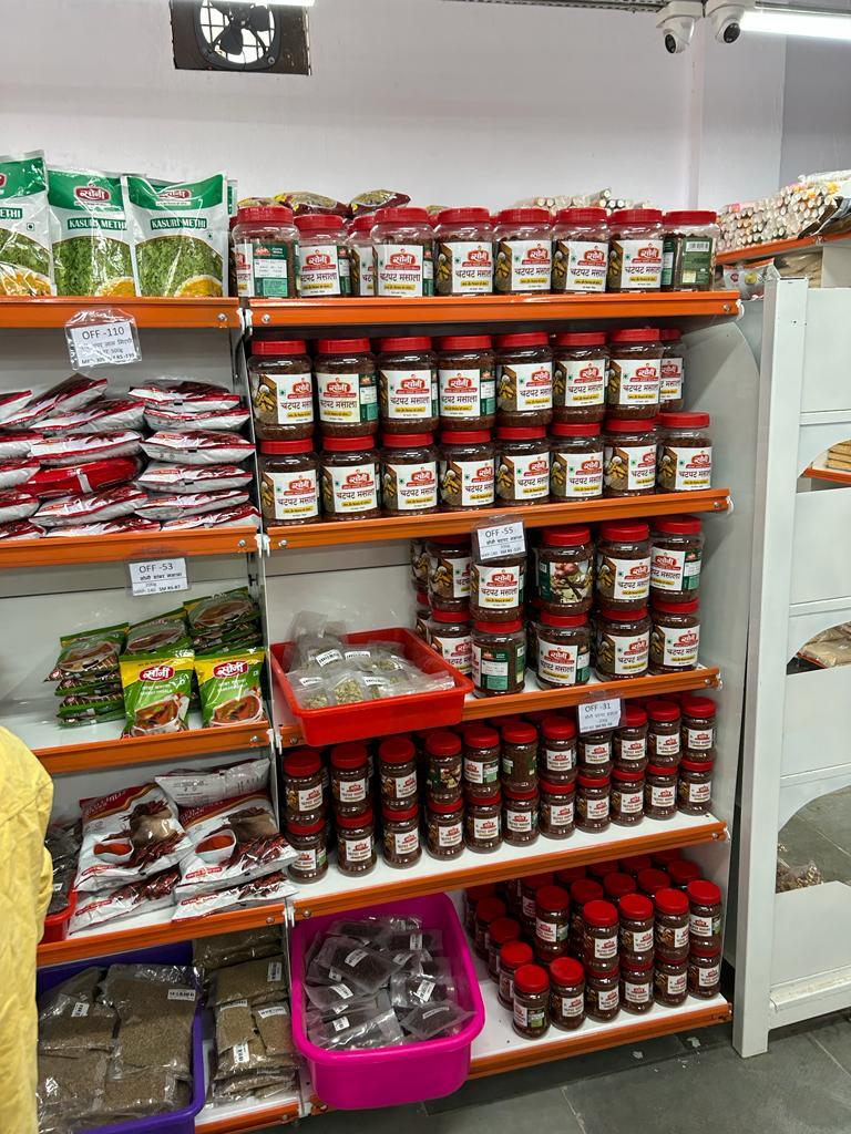 Super Market Rack - Mild Steel Powder Coated, 3.8x7 Ft, White, Free Standing, 6 Layers, Single Sided, Capacity 60 Kg/day, 450 Mm Width