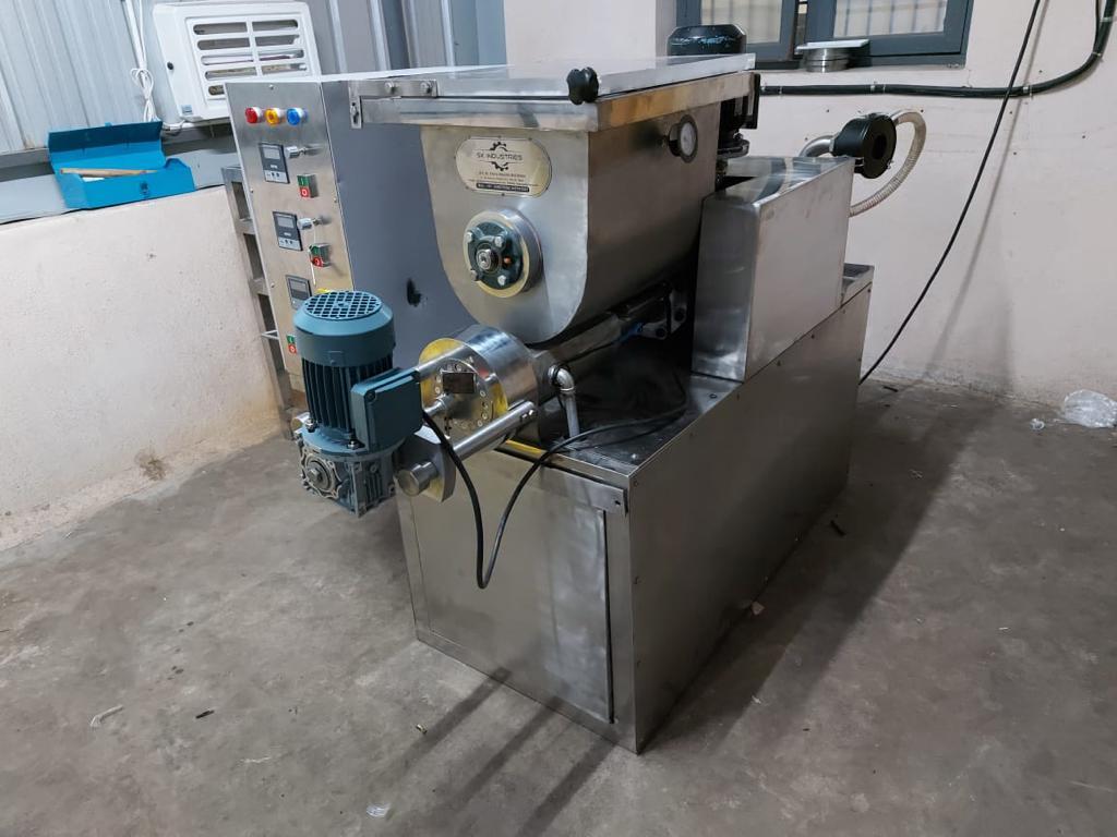 Semi Automatic Macaroni Machine - Capacity: 50 Kg/hr