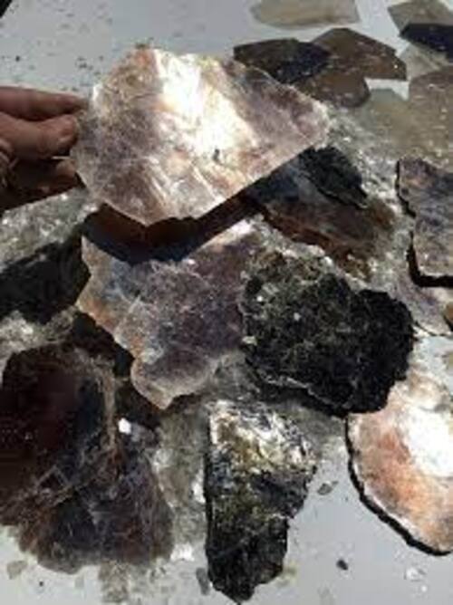 Crude Mica Block - Complex Silicates, Variable Sizes, Brownish-grey Color | High Heat Resistance Up To 600c, Melting Point 1300-1350c, Low Oil Absorption