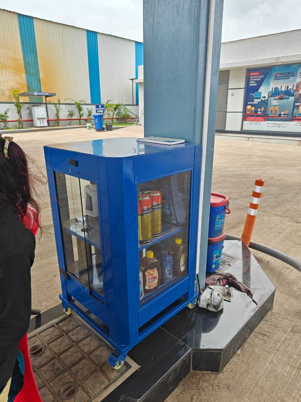 Petrol Pump Rack - Color: Blue