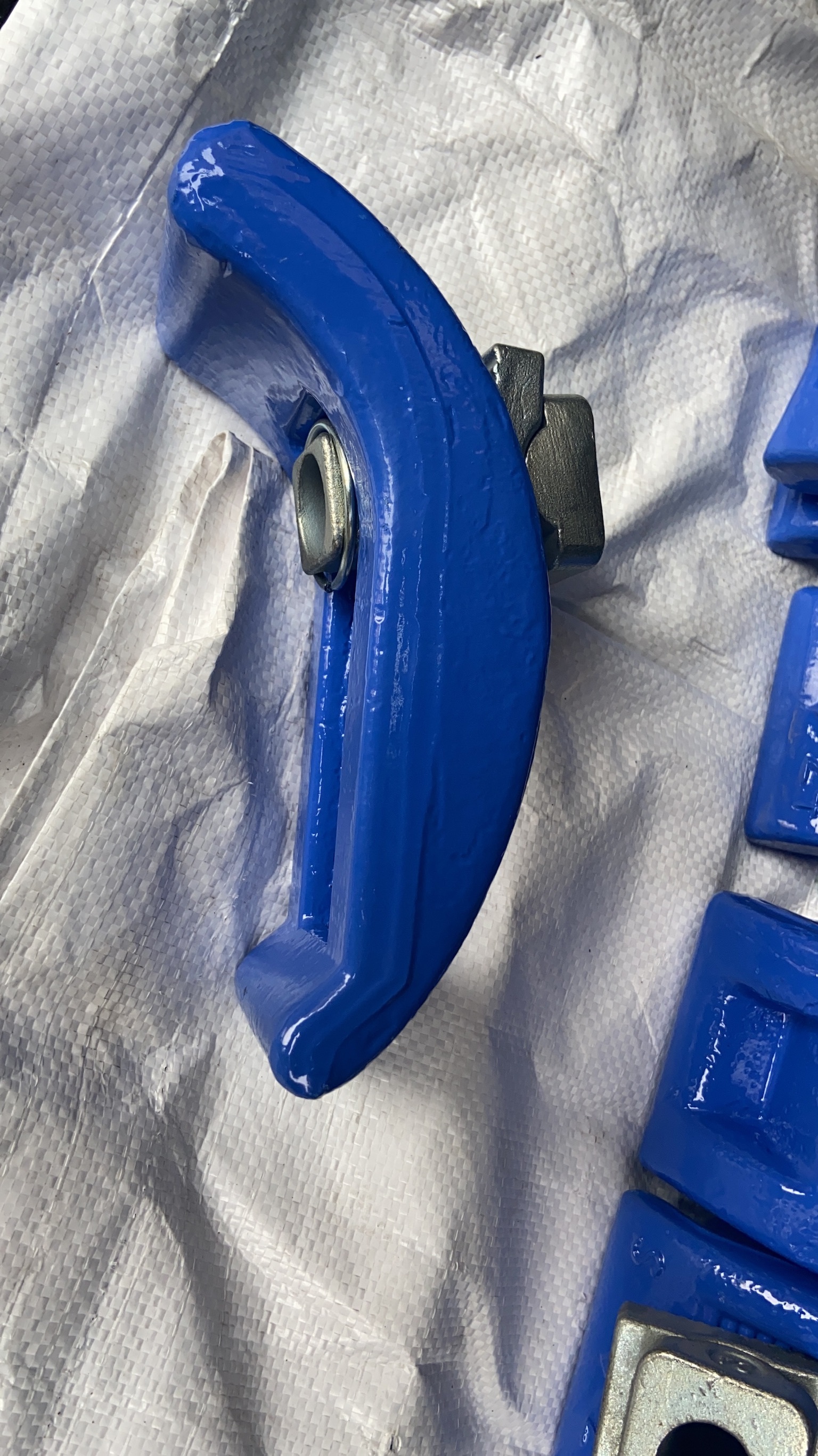 Mould Clamps - Iron M16/20/24 Size, 130mm Length, 30mm Width, 40mm Height, Blue Color | Injection Mould Clamp, 1.5kg Weight