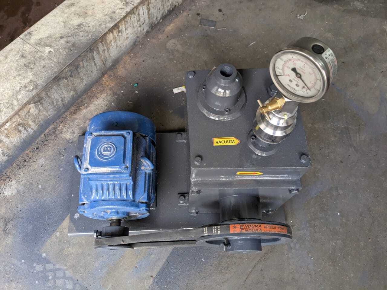 Laboratory Oil Sealed Vacuum Pump - Color: Grey