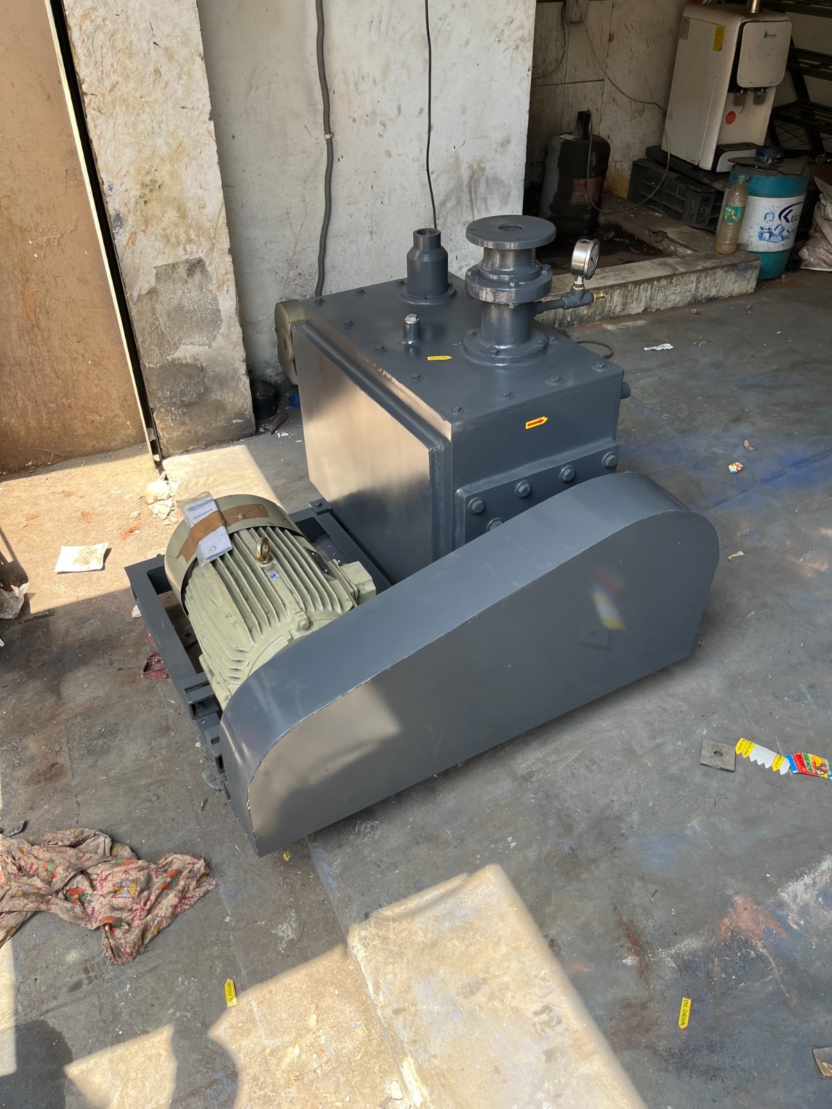 Double Stage Oil Sealed Vacuum Pump - Color: Grey