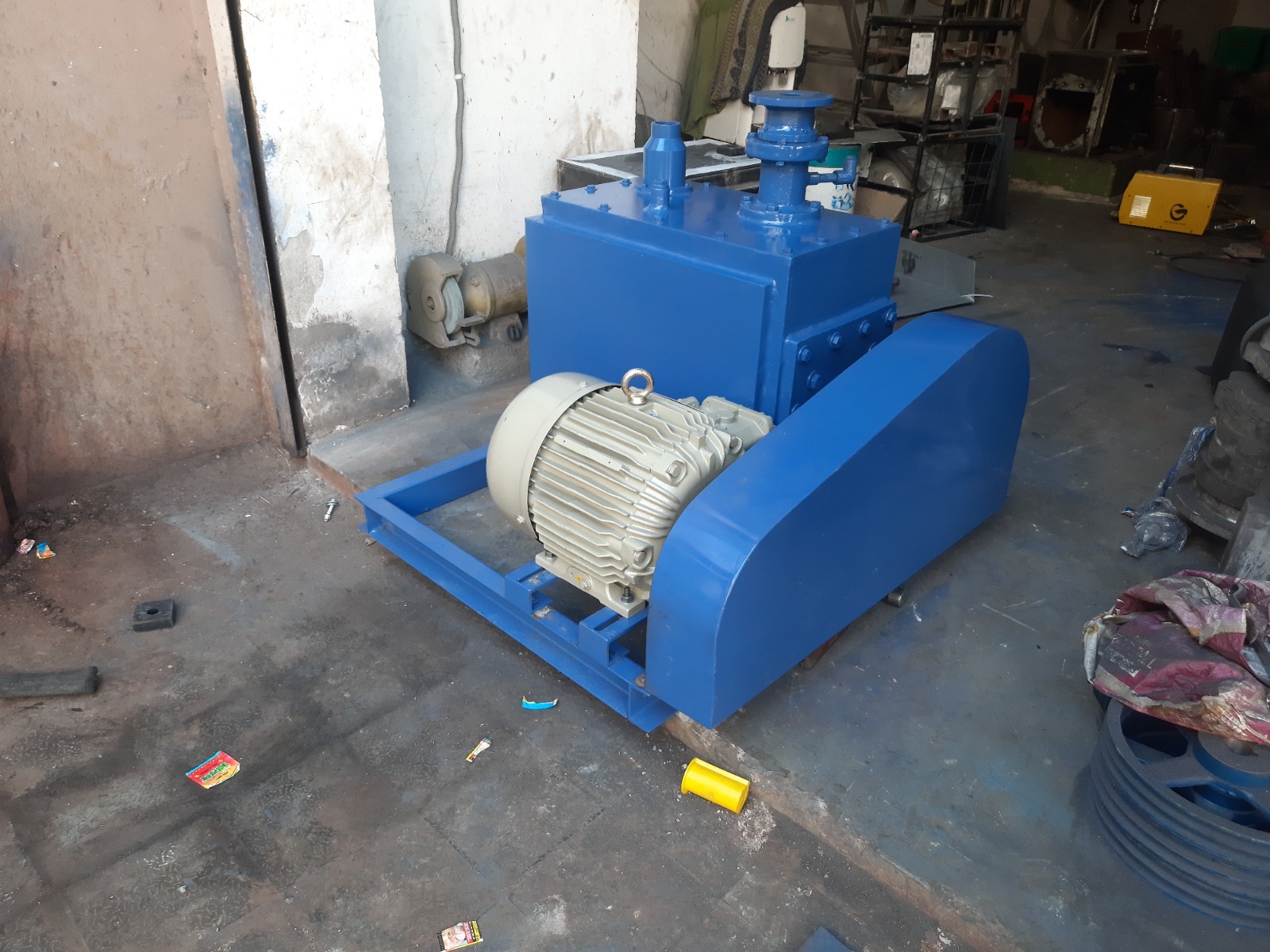 Double Stage Oil Sealed Vacuum Pump - Color: Grey