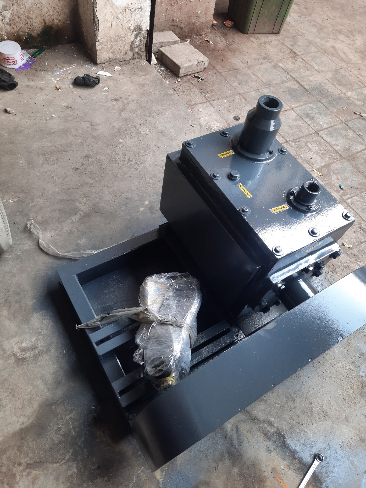 Rotary Vane High Vacuum Pump - Flow Rate: 3 Cubic Meter To 600 Cubic Meter
