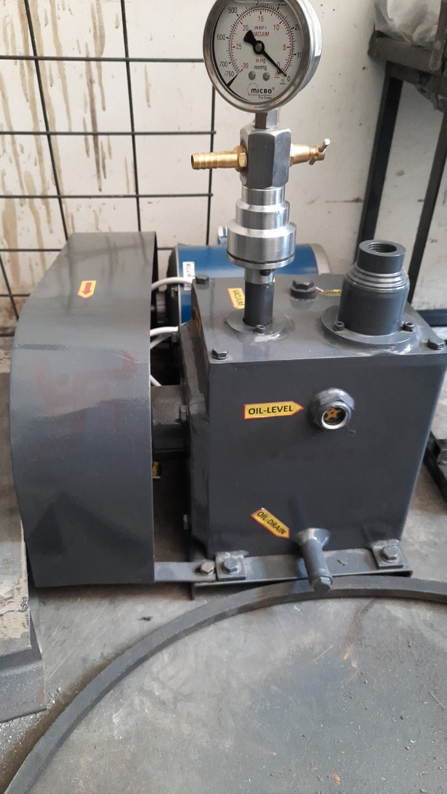 Rotary Vane High Vacuum Pump - Flow Rate: 3 Cubic Meter To 600 Cubic Meter