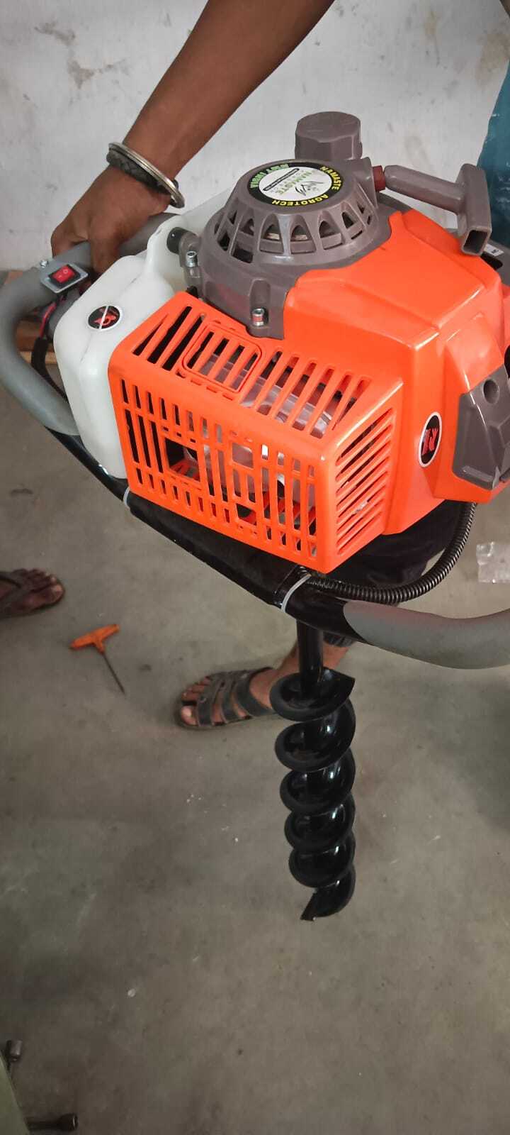 Earth Auger Machine - 71cc 2-stroke Engine, 14.5kg Metal Body | Semi-automatic, 8500 Rpm, Orange Finish