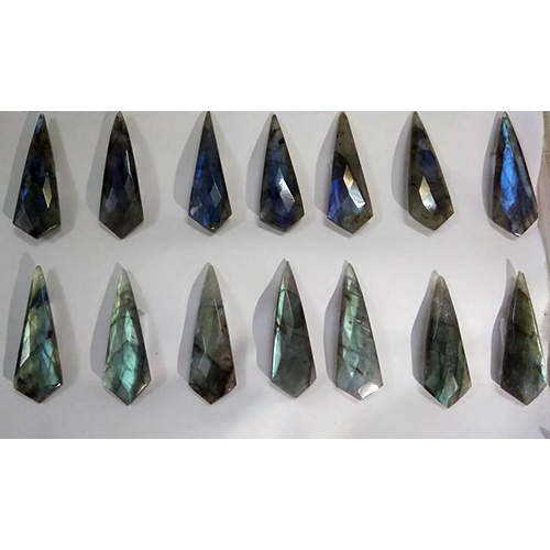 लैब्रेडोनाइट काइट मल्टी फायर कट जेमस्टोन