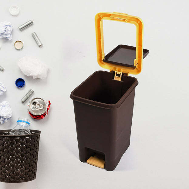 Plastic Push N Pedal Dustbin Plastic Kitchen Waste Bin With Lid