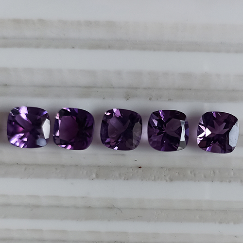 Aaa Top Quality Purple Amethyst Gemstone For Jewellery - Size: Different Available