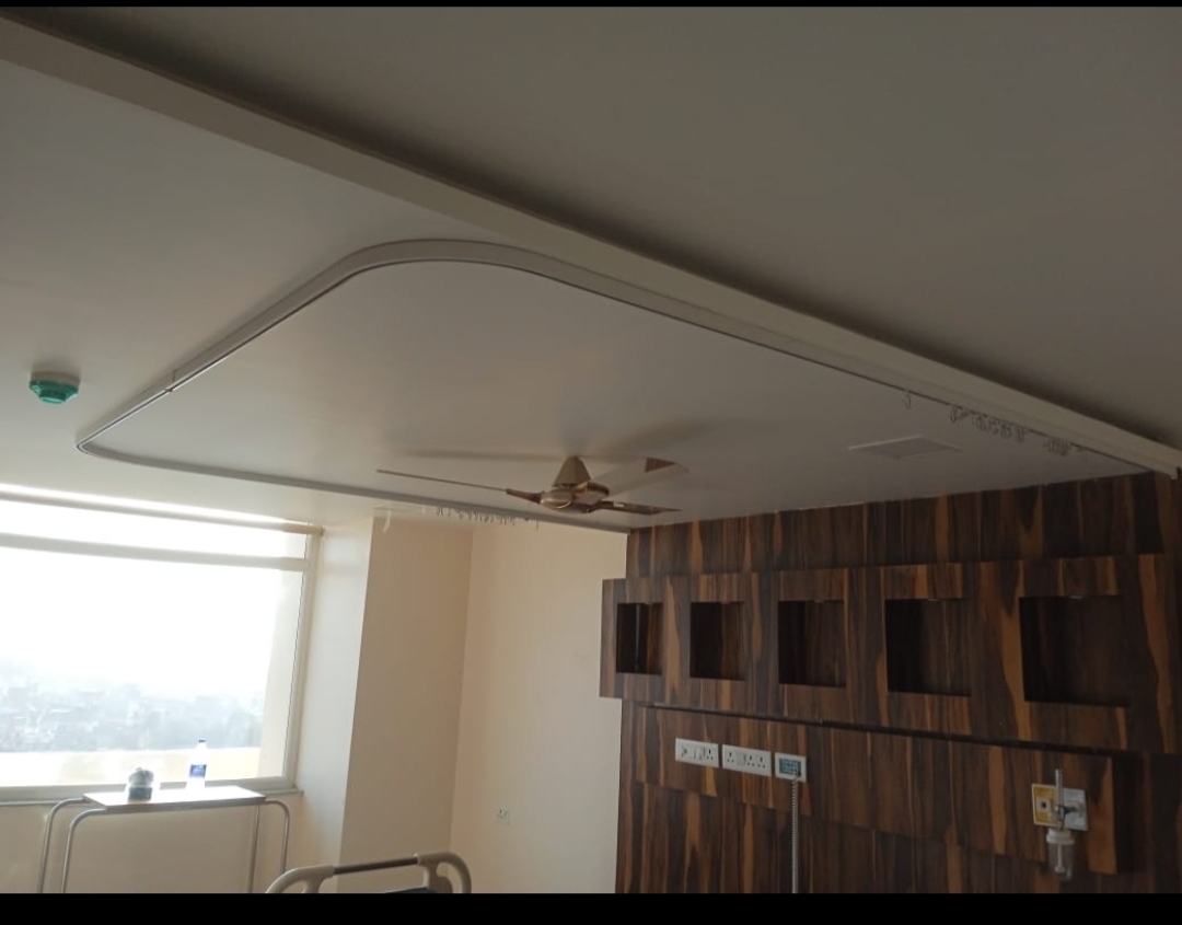 Cubical Tracks - Color: White