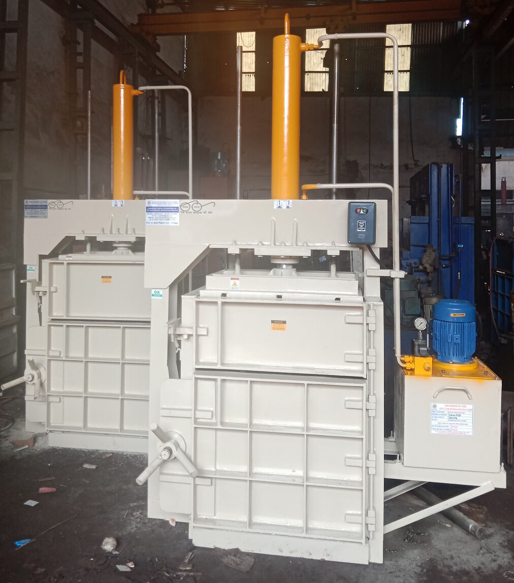 25 Ton Foam Baling Machine - Color: Blue Yellow