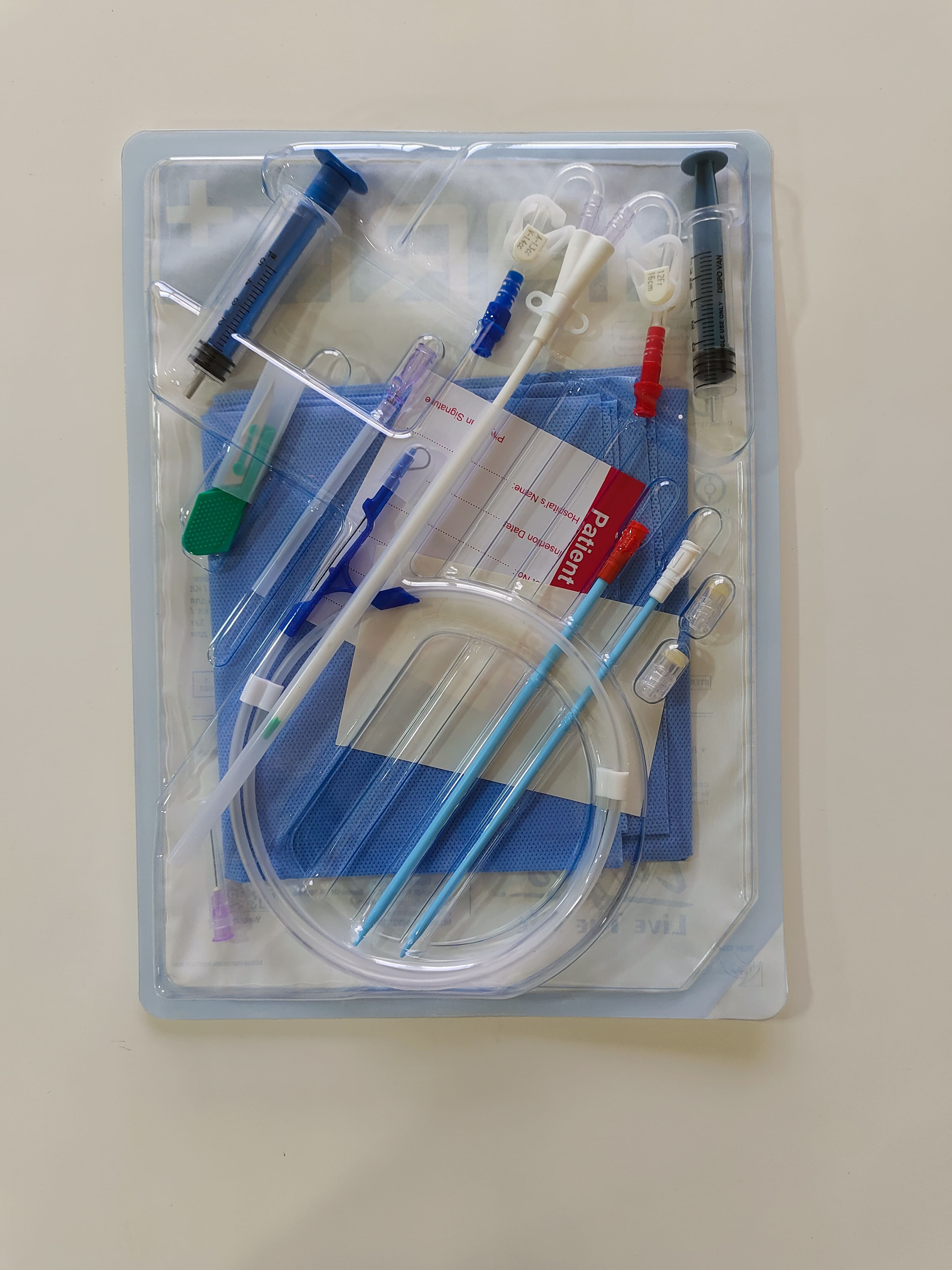 White Disposable Curved Hemodialysis Catheter 12fr 15cm Fast Emergency Access