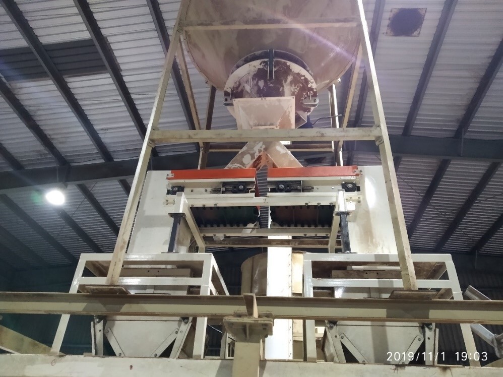 Semi Automatic Industrial Weighing And Bagging System