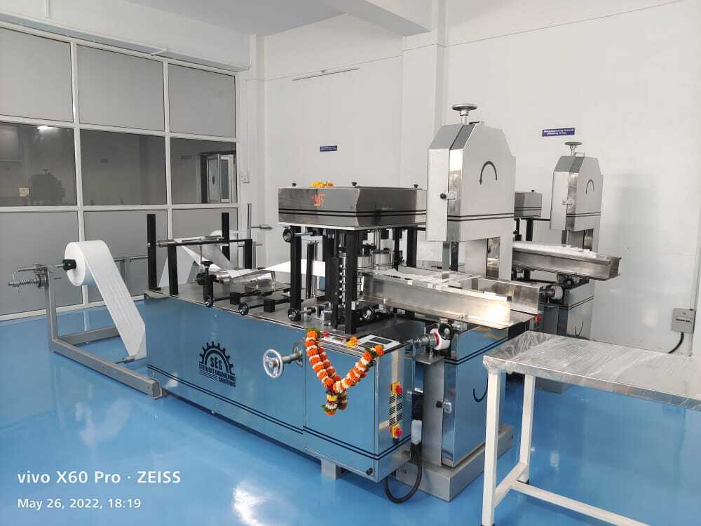 Wet Wipes Making Machine - 400-600 Wipes/min, Mild Steel & Aluminum Construction, 220/440 Voltage, Plc Control System, Automatic Operation, 2000kg Weight