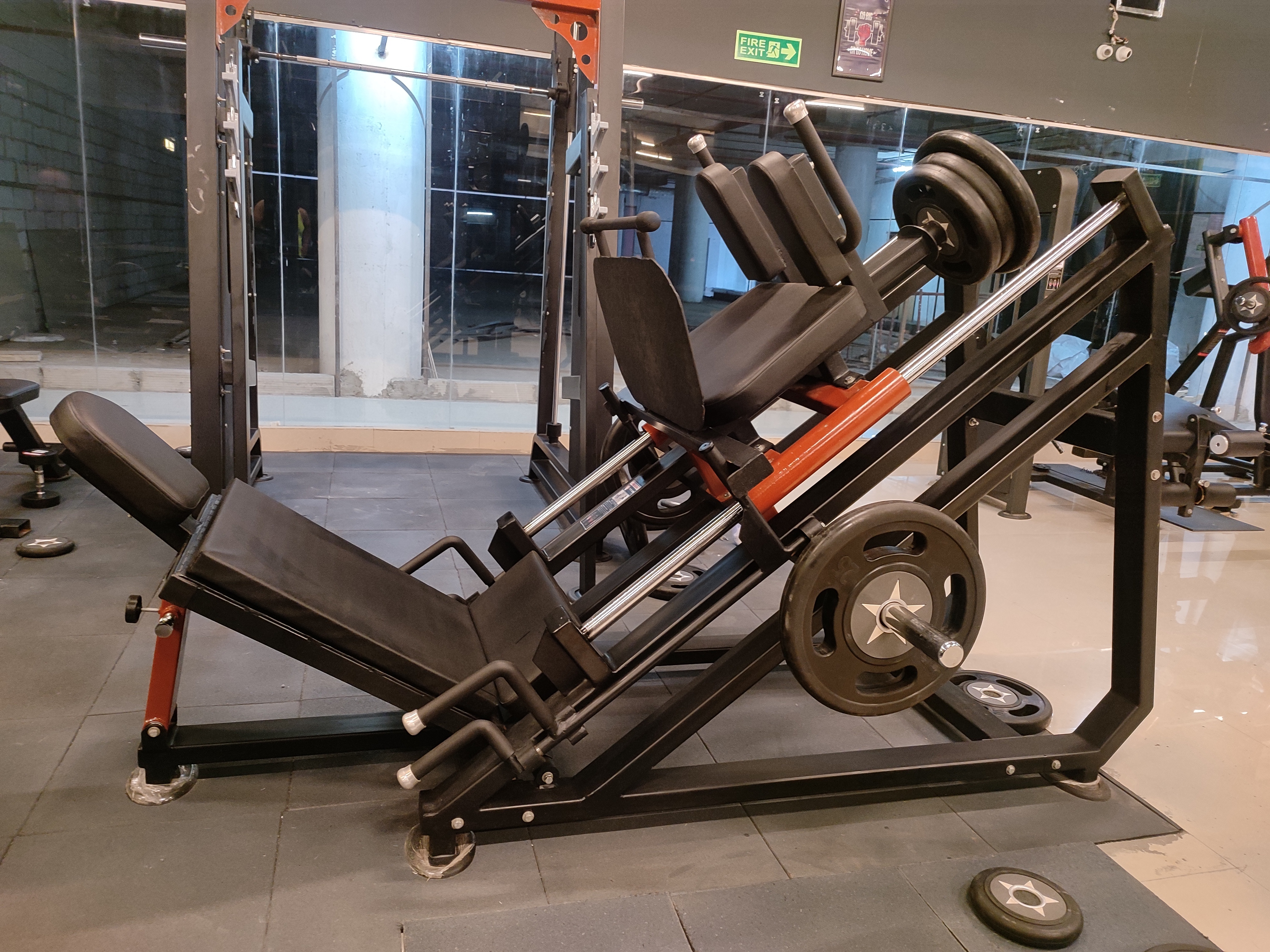 Leg Press With Hack Squat Machine - 4x2 Inch Rectangular 12 Gauge Apollo Isi Pipe, Black Soft Foam Seat | Advanced Double Effect Welding, Adjustable For Muscle Gain, 1-year Warranty